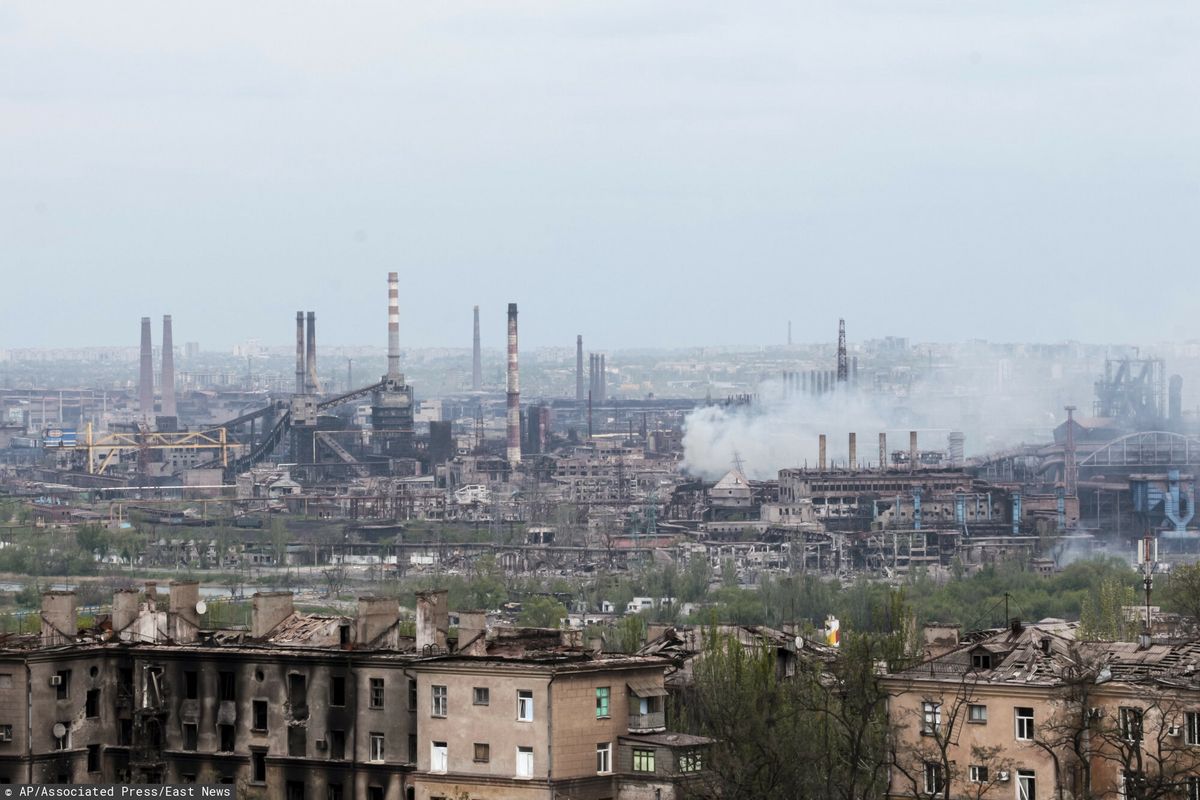 Rodziny ukraińskich żołnierzy broniących zakładów metalurgicznych Azowstal zaapelowały do Chin o pomoc. 