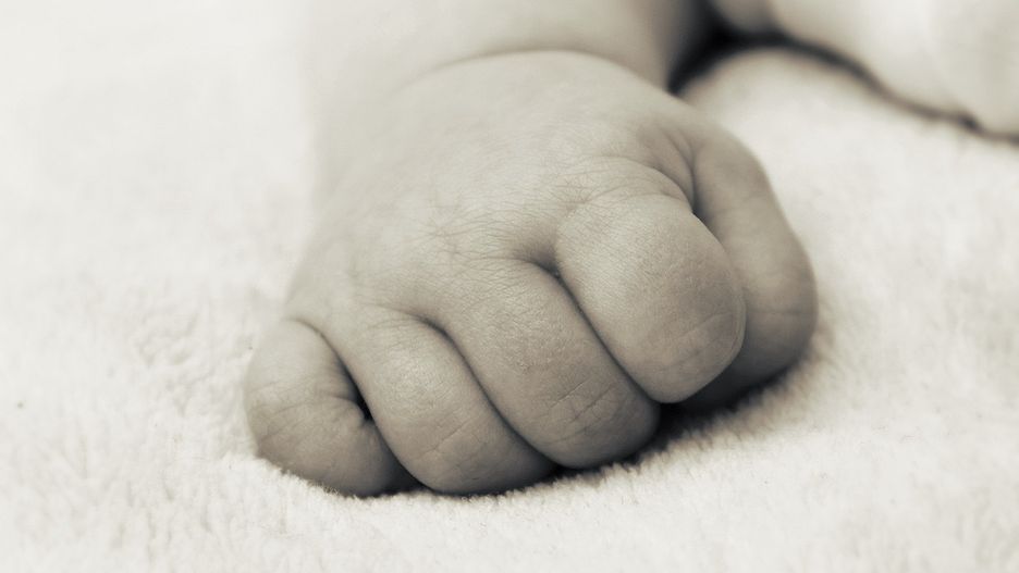 Nie żyje dwumiesięczna dziewczynka, jej rodzice zostali zatrzymani