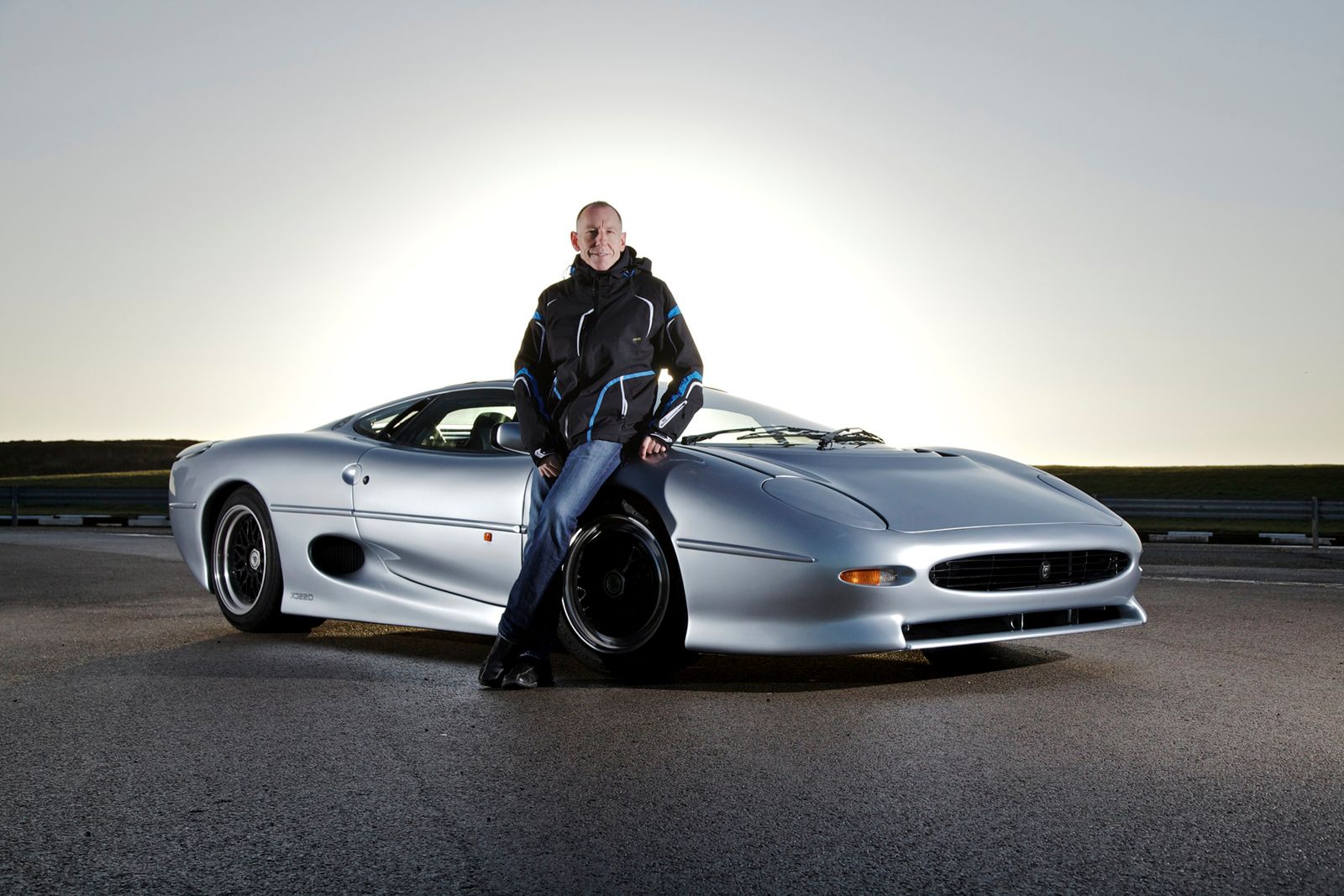 Legenda lat 90.: Jaguar XJ220 [galeria zdjęć] 5
