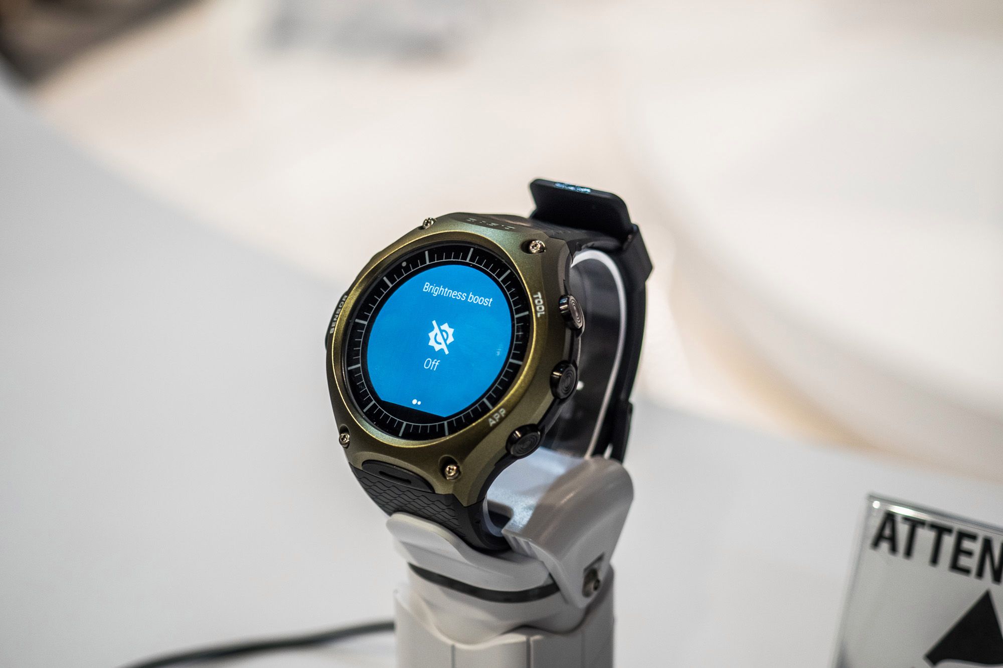 Casio Smart Outdoor Watch WSD-F10 - Android Wear i miesiąc pracy na jednym ładowaniu? Jest jednak haczyk 10