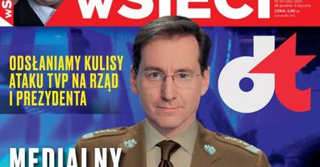 Piotr Kraśko w mundurze na okładce "wSieci" (FOTO)