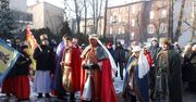 Chorzów: XIII Wielkohajducki Orszak Trzech Króli. Barwny korowód przeszedł ulicami miasta i przyciągnął tłum wiernych