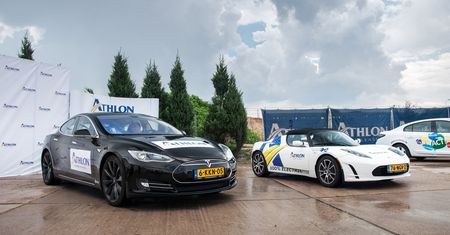 Elon Musk pozwoli konkurencji korzystać z patentów Tesli