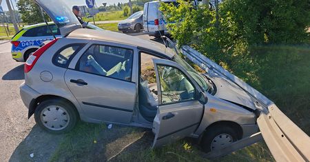 Pościg za kierowcą Łady w Białej Podlaskiej. 44-latek uderzył w bariery i był pod wpływem alkoholu oraz narkotyków