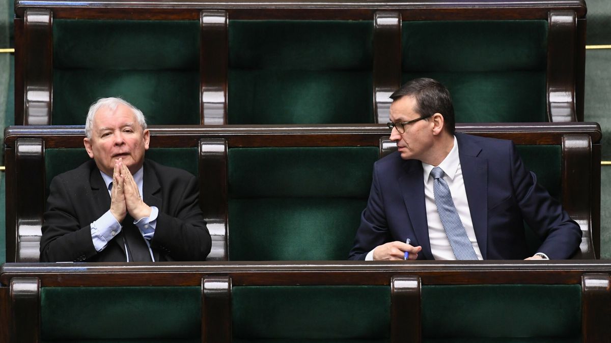 Specjalne 9. posiedzenie Sejmu
08.04.2020 Warszawa Sejm Specjalne 9. posiedzenie Sejmu IX kadencji   fot Jacek Dominski/REPORTER
n/z: Jaroslaw Kaczynski, Mateusz Morawiecki
Jacek Dominski/REPORTER