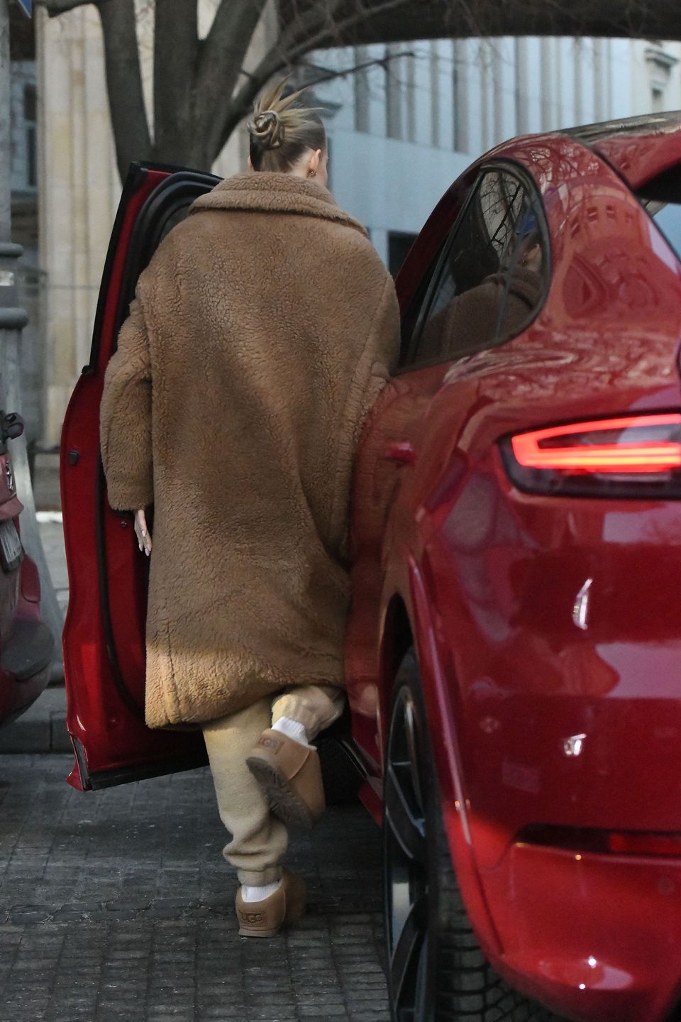 Karolina Pisarek zastawiła samochody i poszła na miasto