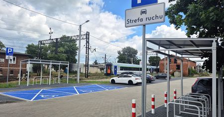 Koniec parkowania byle gdzie! Przy kolei powstało 86 nowych miejsc
