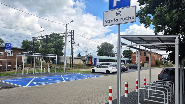 Koniec parkowania byle gdzie! Przy kolei powstało 86 nowych miejsc