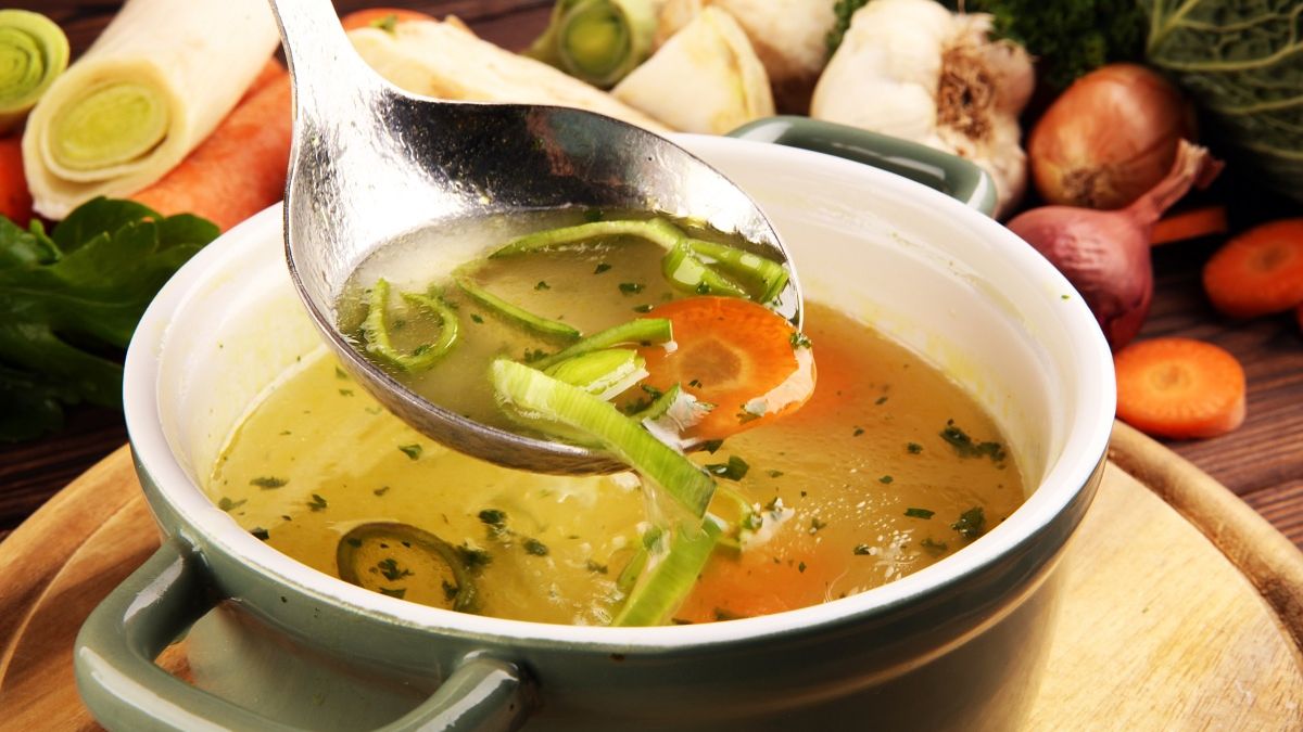 Mało kto pamięta o tym, zanim schowa rosół do lodówki