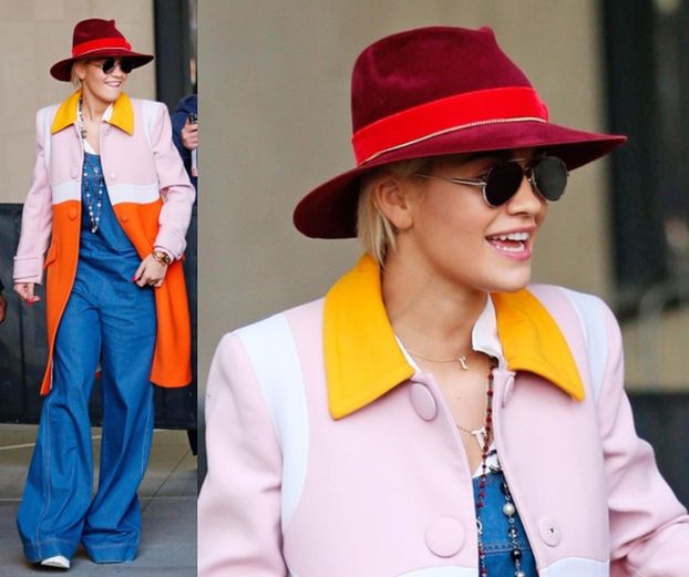 Rita Ora w szerokich spodniach w drodze do studia telewizyjnego