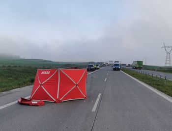 Dybów: Śmiertelne potrącenie pieszego na drodze ekspresowej S61