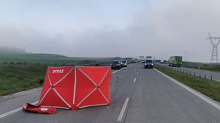 Dybów: Śmiertelne potrącenie pieszego na drodze ekspresowej S61