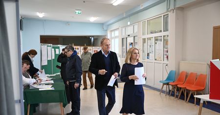 Wybory prezydenckie 2025. Jak głosowali sąsiedzi Tuska?