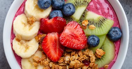 Smoothie bowl – przepisy i wartości odżywcze