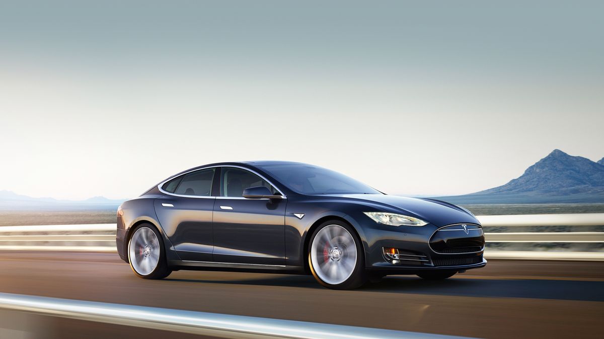 Dotychczas przypadki samozapłonów dotyczyły Tesli Model S sprzed liftingu