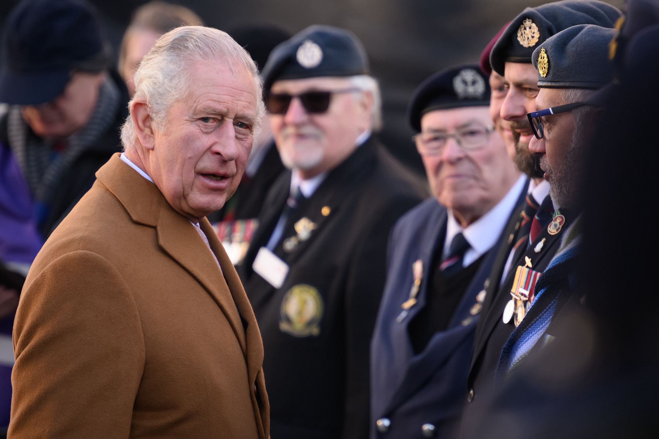 Książę Harry i Meghan Markle nie powinni przyjeżdżać na koronację króla Karola III? "Brytyjczycy ich tam nie chcą"