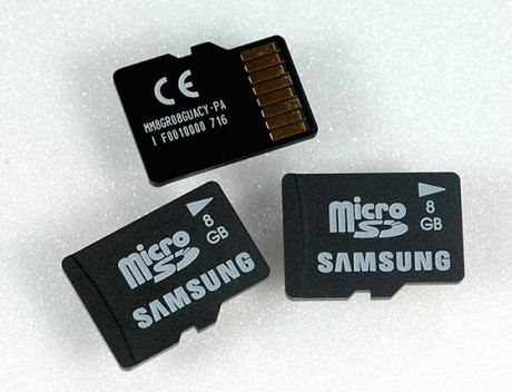 8GB pamięci na karcie microSD