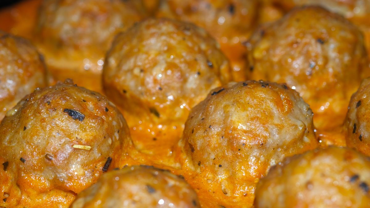 Przepis pyszne pieczone klopsiki.