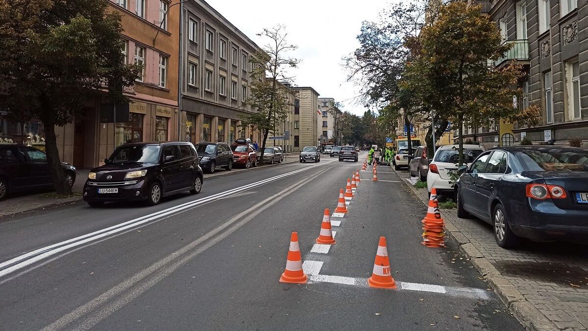 Malowanie pasów Strefy Płatnego Parkowania na ul. Chopina