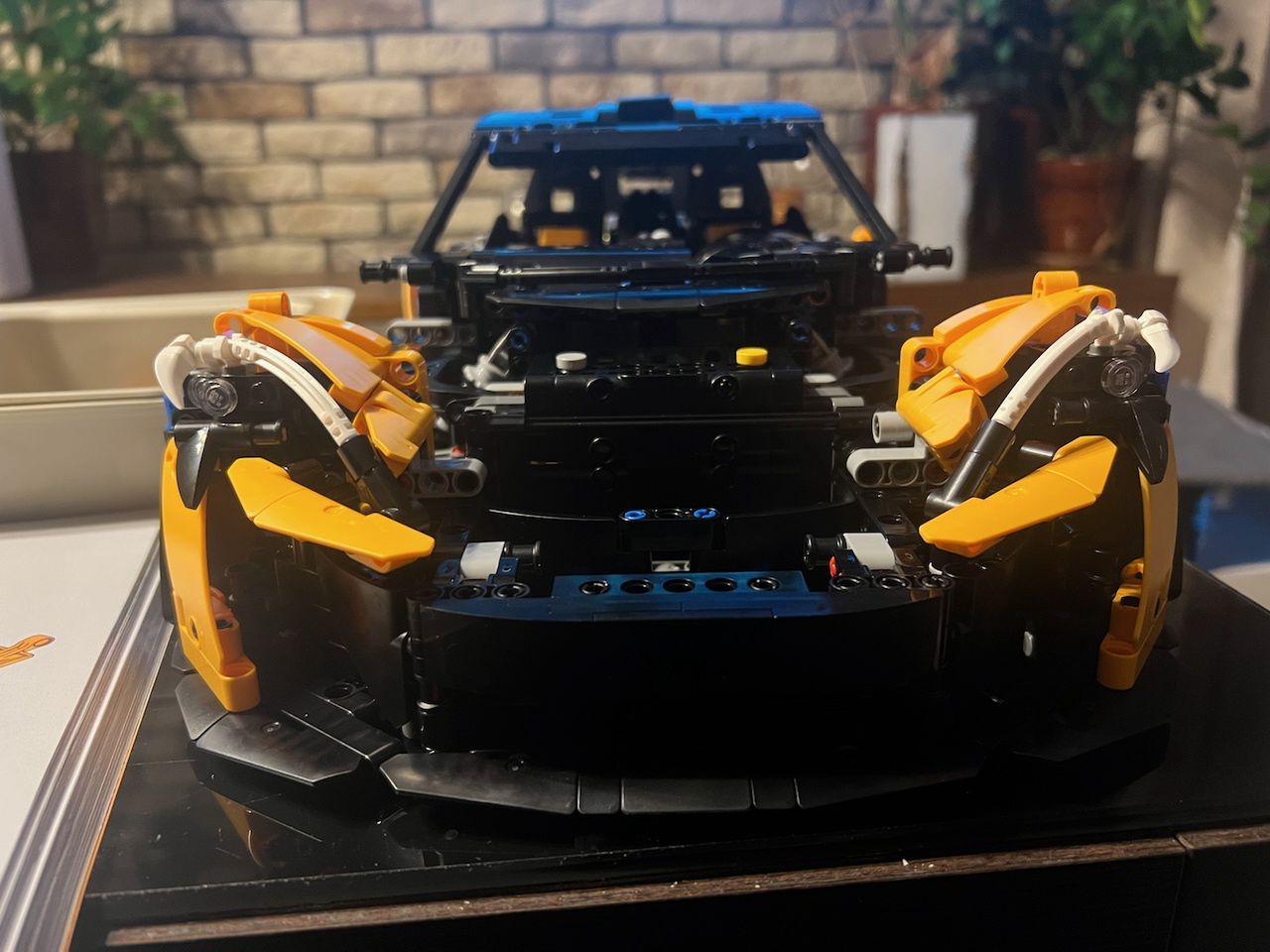 Składanie McLarena P1 z klocków LEGO krok po kroku