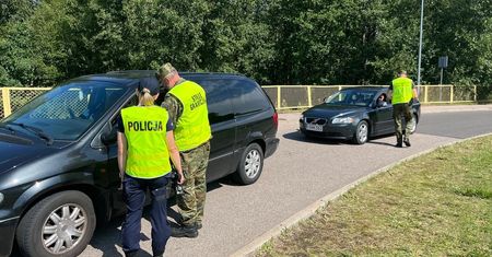 Wiózł migrantów w bagażniku. 37-letni Ukrainiec zatrzymany