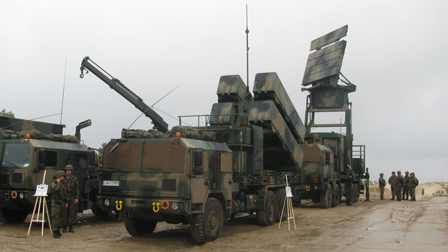 Radar i wyrzutnia pocisków NSM polskiej Morskiej Jednostki Rakietowej