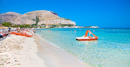 Nowe trasy tanich linii na lato 2024. Hit za hitem