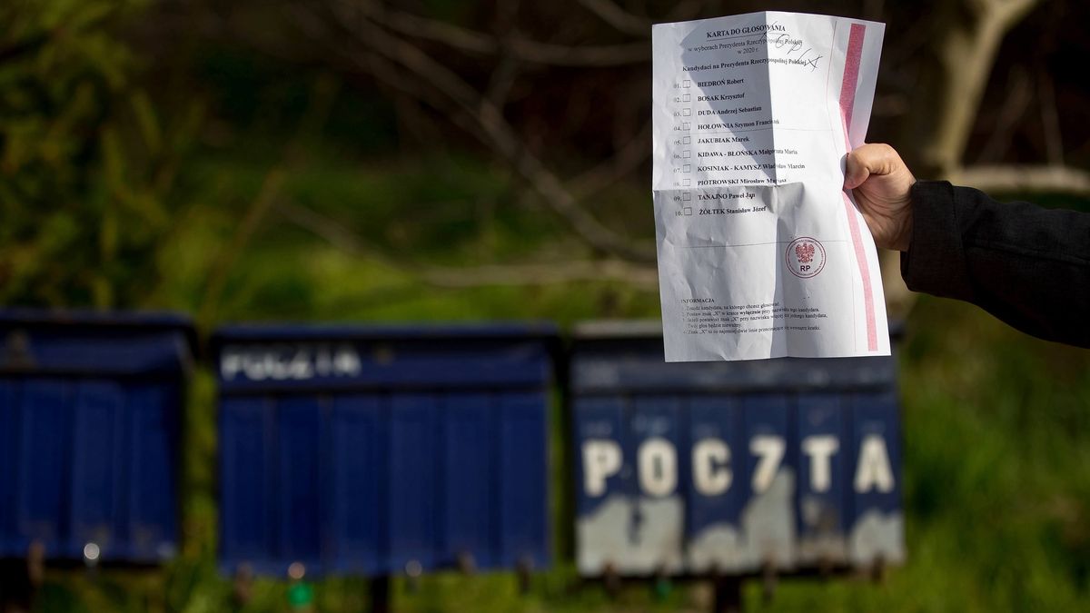 W tegorocznych wyborach prezydenckich wszyscy, którzy nie chcą iść do lokali wyborczych, będą mogli zgłosić się po pakiet do głosowania korespondencyjnego.