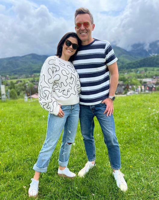 Katarzyna Cichopek w porwanych jeansach