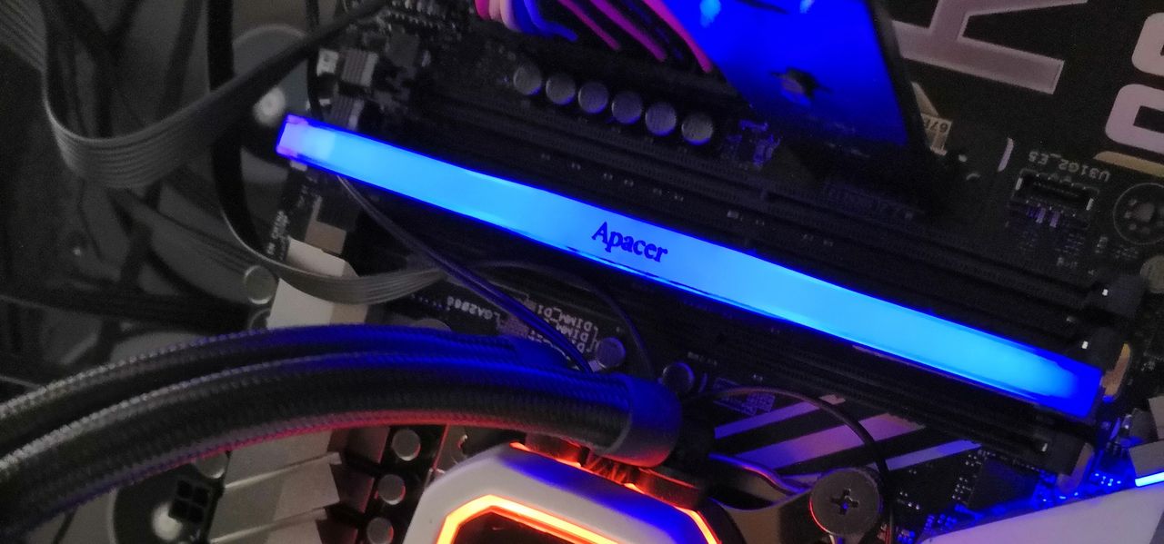 Test pamięci Apacer NOX RGB 8GB DDR4. Czy konfiguracja single channel ma jeszcze sens?