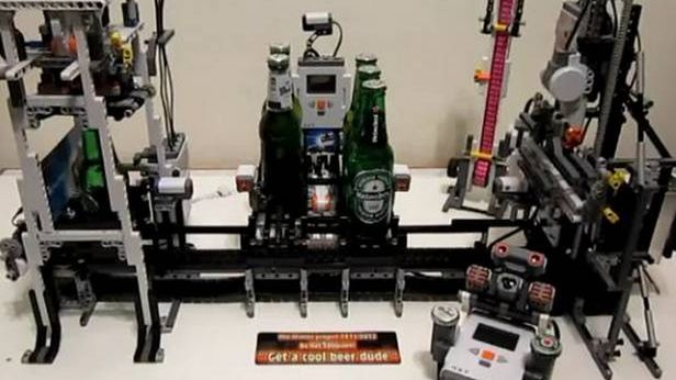 Idealny pomysł na lato! Automat z klocków Lego serwuje schłodzone piwo 1