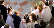 Proboszcz chce dopłaty za udzielenie komunii. "To dwie paczki papierosów"