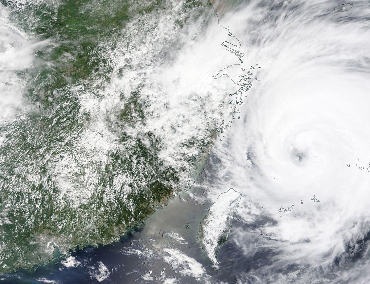 Tajfun In-Fa w Chinach 
