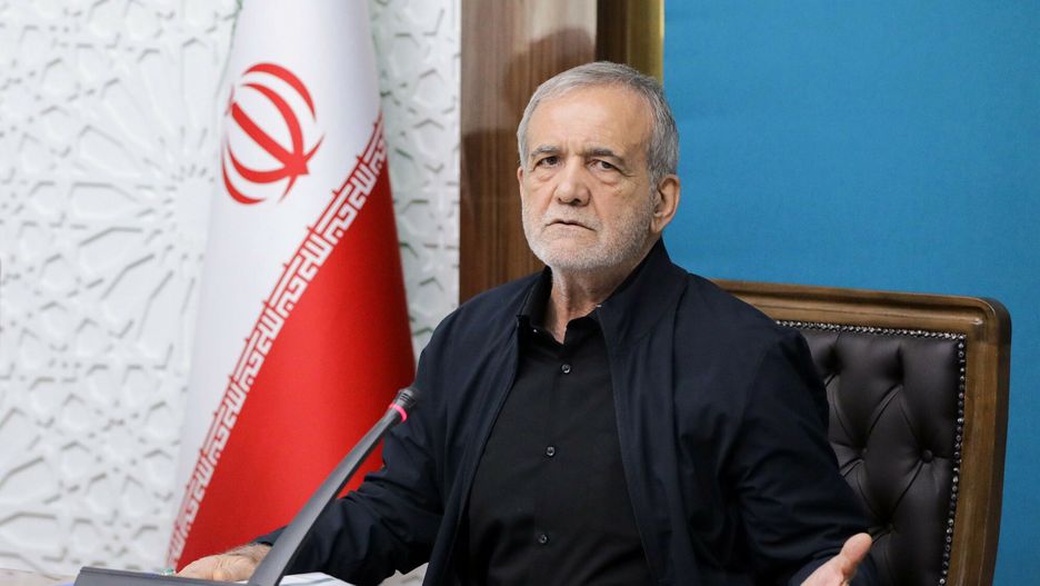 Archiwum zagraniczne East News 2025-07
Mandatory Credit: Photo by APAImages/Shutterstock (15401172g)
Iranian President Masoud Pezeshkian attends a meeting of the Supreme Cyberspace Council in Tehran, Iran, on July 15, 2025. Photo by Iranian Presidency Office
Iranian President Masoud Pezeshkian attends a meeting of the Supreme Cyberspace Council in Tehran, Tehran, Iran, Islamic Republic of - 15 Jul 2025
APAImages/Shutterstock