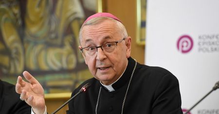 Koronawirus. Biskupi chcą wspierać walkę z COVID-19 "słowem i modlitwą”