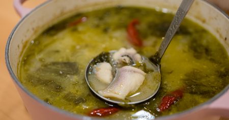 W babcinej zupie chowam niespodziankę. Idealnie sprawdzi się na piątkowy obiad