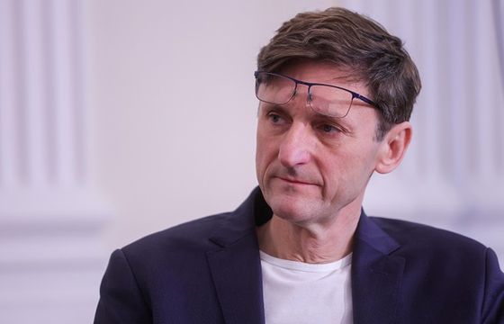 Pracował przy prawie autorskim i ustawie medialnej. Wiceminister kultury rezygnuje