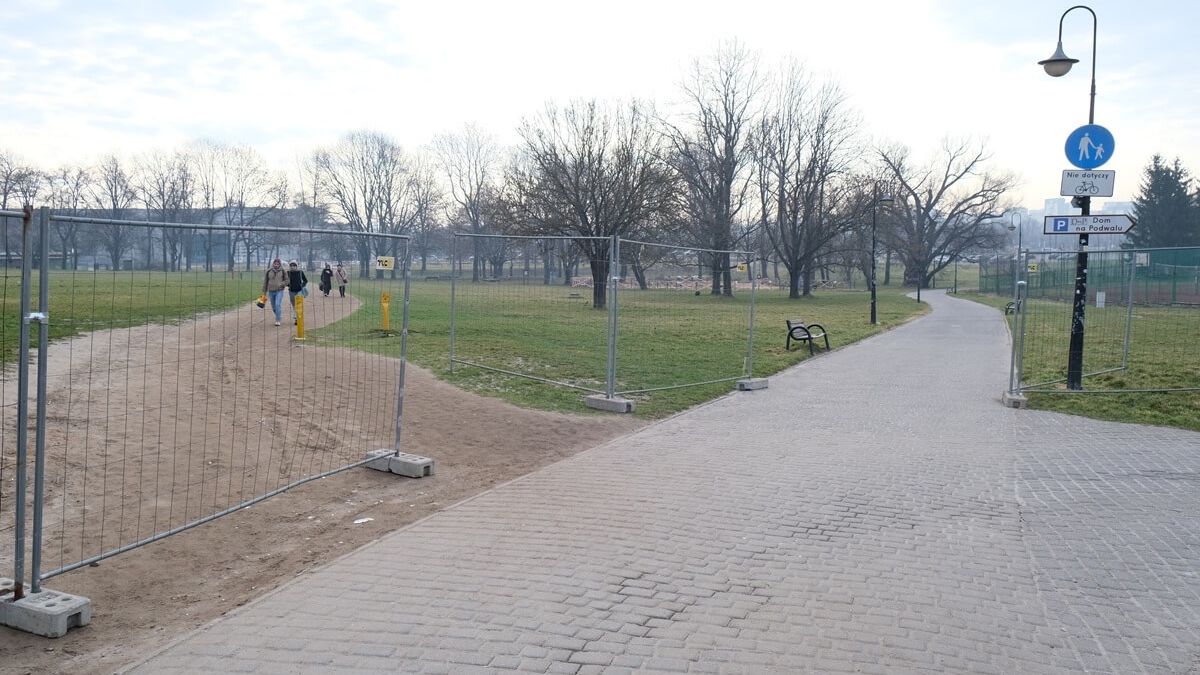 Ogrodzenie na Błoniach pod Zamkiem