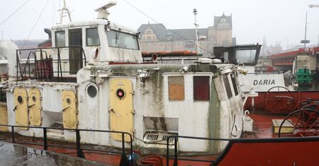 Zacumował i nie płaci kar. Wojewoda podjął decyzję ws. statków