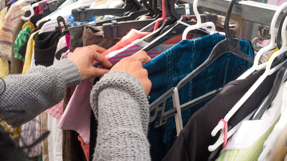 Rzeczy używane kupujemy nie tylko z braku pieniędzy. To nowy trend, który objął zarówno ubrania, jak i sprzęty