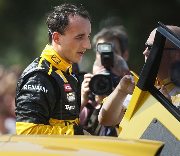 Kubica: "Chodzę bez kul!"