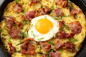 Ma 200 lat i wciąż zachwyca. Placek z ziemniaków i kapusty to hit