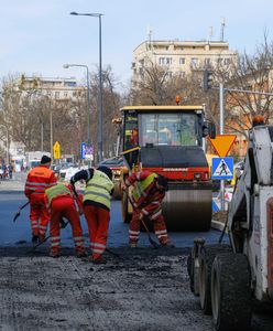 Koronawirus w Warszawie. Ratusz tnie inwestycje i wydatki na remonty