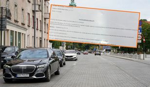 Znalazł taką kartkę za wycieraczką. Od razu zgłosił sprawę policji