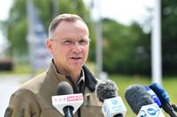 Andrzej Duda podpisał ustawę dotyczącą "Wakacji od ZUS"