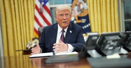 Trump spełnia obietnicę. Pracownicy biur wysłani na płatny urlop