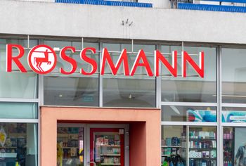 Zaczęło się w Rossmannie. Krem pod oczy ponad 40 proc. taniej