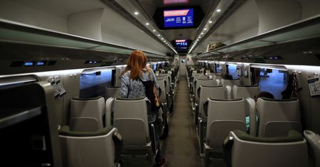 Wakacje 2020. O podróżowaniu z PKP. Pociąg pociągowi nierówny