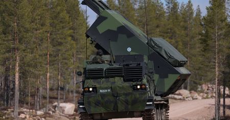 To już pewne. Wielka Brytania wyśle Ukrainie wyrzutnie M270 MLRS