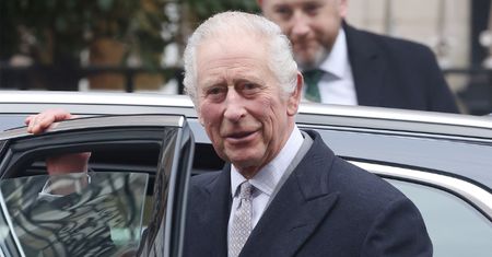 "Przyłapano" króla Karol III dzień po rosyjskich publikacjach na temat jego śmierci. Zmierzał do Clarence House